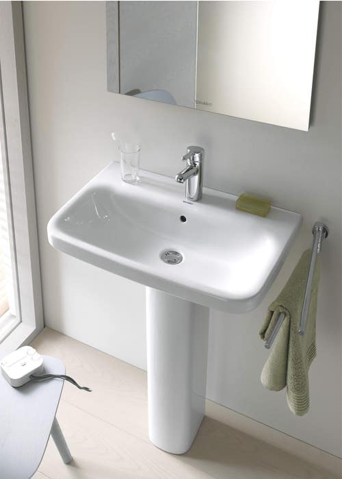 Immagine di Duravit DURASTYLE lavabo 60 cm con 3 fori per rubinetteria, con troppopieno, con bordo per rubinetteria, lato inferiore smaltato, WonderGliss, colore bianco 23196000301