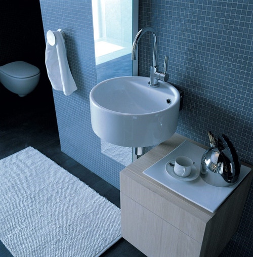 Immagine di Flaminia TWIN SET 42 lavabo 42 cm monoforo sospeso, con piano rubinetteria, colore bianco finitura lucido 5050/42S