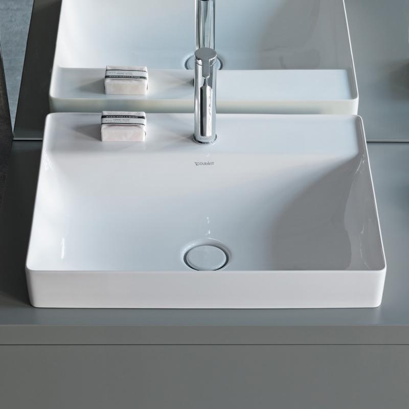 Immagine di Duravit DURASQUARE bacinella da appoggio soprapiano con rettifica 60 cm monoforo, senza troppopieno, con bordo per rubinetteria, parete posteriore smaltata, colore bianco 2354600041