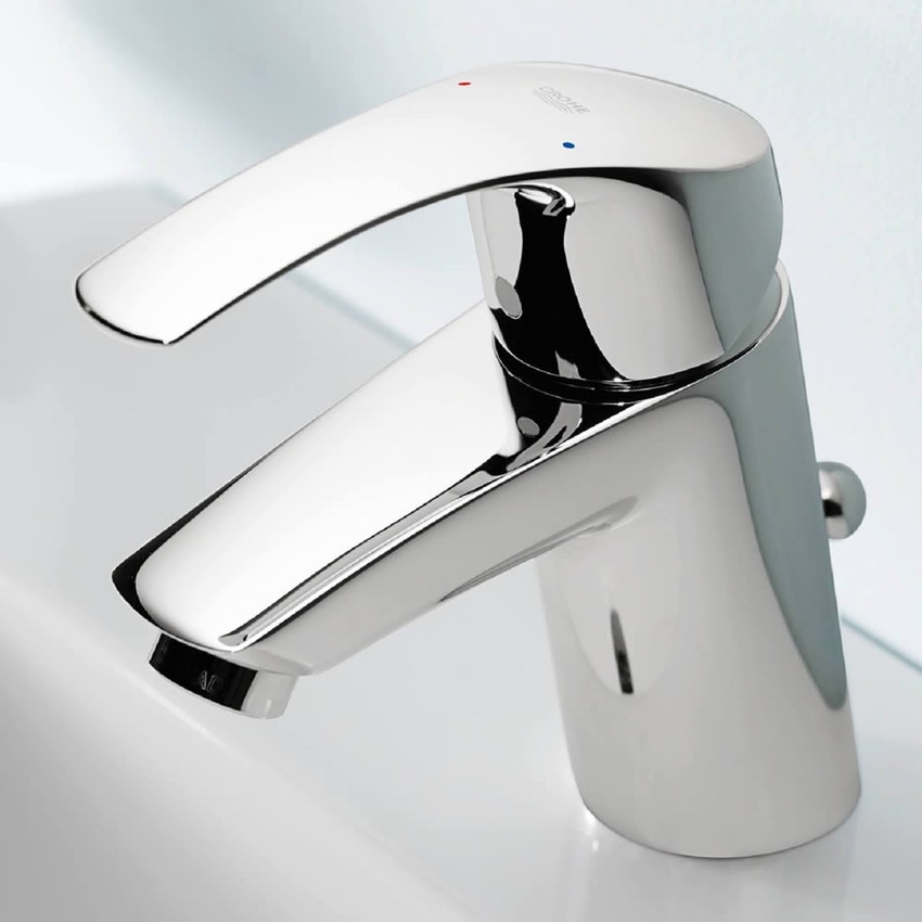 Immagine di Grohe EUROSMART miscelatore monocomando H.15 cm per lavabo, con scarico, con tecnologia Grohe Water Saving, finitura cromo 33265002