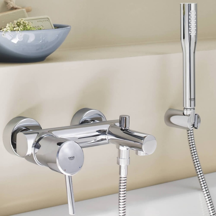 Immagine di Grohe CONCETTO miscelatore monocomando per vasca o doccia, con deviatore automatico, manopola doccia, supporto doccia e flessibile 150 cm, finitura cromo 32212001