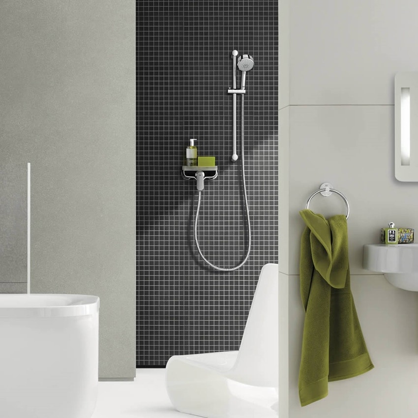 Immagine di Grohe EUROSMART COSMOPOLITAN miscelatore monocomando per doccia, a parete, con limitatore di portata, finitura cromo 32838000