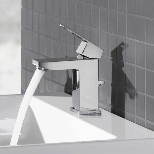 Immagine di Grohe EUROCUBE miscelatore monocomando H.16 cm, per lavabo, con scarico e risparmio idrico, finitura cromo 2312700E