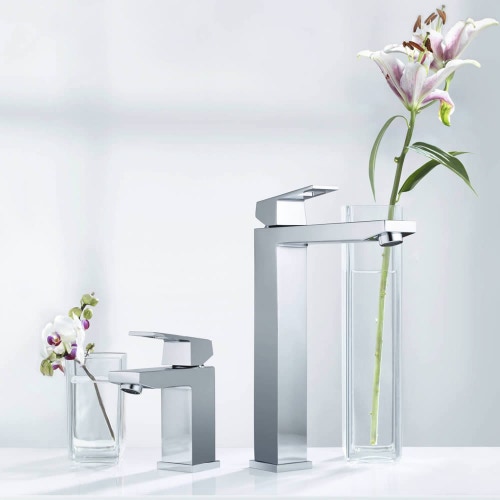 Immagine di Grohe EUROCUBE miscelatore monocomando H.16 cm, per lavabo, con scarico e risparmio idrico, finitura cromo 2312700E