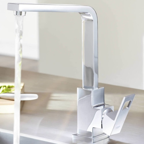 Immagine di Grohe EUROCUBE miscelatore monocomando H.31 cm per lavello, con bocca girevole, finitura cromo 31255000
