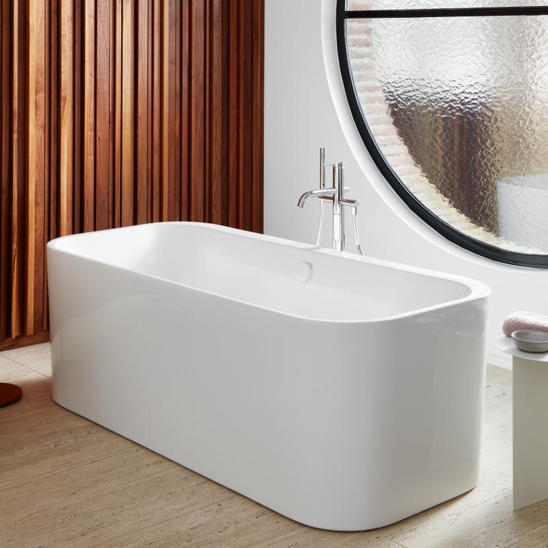 Immagine di Duravit HAPPY D.2 PLUS vasca centro stanza, con due schienali inclinati, con pannello in acrilico integrato e piedi, colore bianco 700453000000000