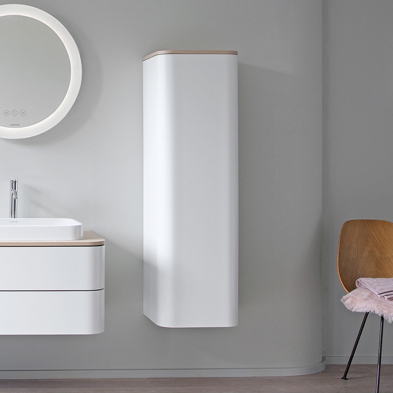 Geberit ACANTO composizione bagno: mobile sottolavabo sospeso, colore lava  finitura lucido + 2 specchi contenitori con illuminazione, finitura rovere  mystic + doppio lavabo monoforo, colore bianco 500.613.JK.2-500.628.01.2