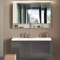 Duravit WHITE TULIP composizione bagno: mobile sottolavabo e colonna bassa  sospesi, colore bianco Nordic e rovere mediterraneo + specchio con  illuminazione, versione Sensor + lavabo 50 cm, colore bianco +  miscelatore XL