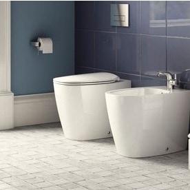 Immagine di Ideal Standard DEA vaso filo parete AquaBlade® con sedile slim a chiusura rallentata, colore bianco finitura opaco T349183