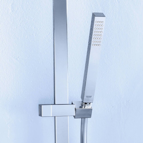 Immagine di Grohe EUPHORIA CUBE SYSTEM 230 sistema doccia con miscelatore termostatico, braccio doccia, soffione doccia 23 cm, manopola doccia e flessibile 175 cm, finitura cromo 26087000