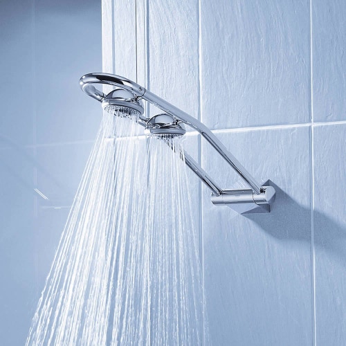 Immagine di Grohe Freehander® Sistema doccia da incasso Con due soffioni doccia orientabili braccio doccia orientabile per funzione doccia (posizione alta) e soffioni laterali (posizione bassa) cromo 27005000