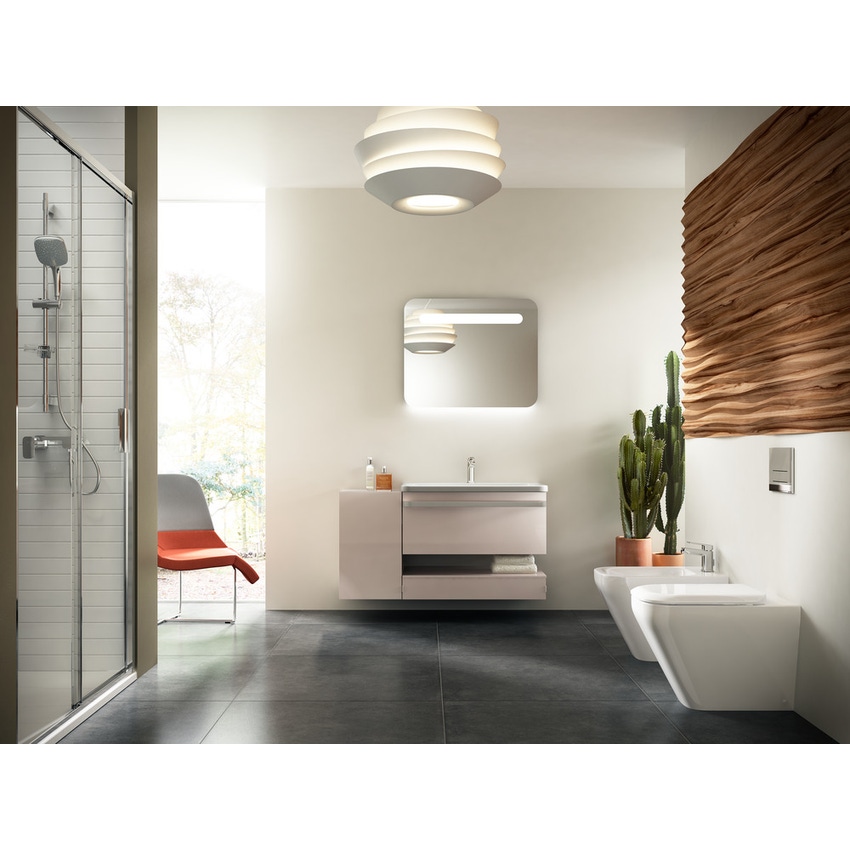 Immagine di Ideal Standard TONIC II vaso a pavimento filo parete AquaBlade®, completo di sedile slim a chiusura rallentata, colore bianco K317301