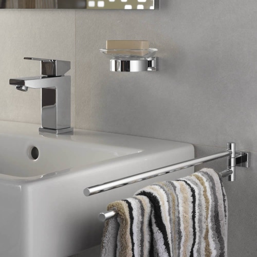 Immagine di Grohe ESSENTIALS CUBE supporto in metallo per bicchiere, portasapone o dispenser sapone, finitura cromo 40508001