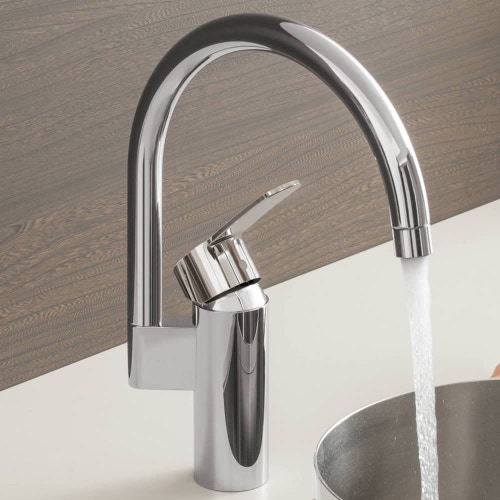 Immagine di Grohe EUROSTYLE COSMOPOLITAN miscelatore monocomando lavello, bocca alta, raggio di rotazione di 0°/150°/360°, GROHE StarLight®, GROHE SilkMove®, finitura cromo 30221002