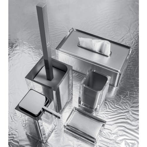 Immagine di Colombo Design COOL ICY dispenser sapone d'appoggio in resina con pompetta cromata, finitura argento W4505-RAG