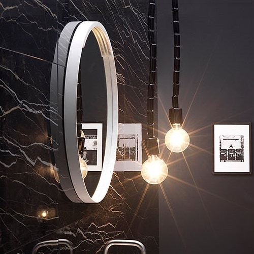 Immagine di Flaminia MADRE specchio diametro 75 cm, con luce led e cornice in resina verniciata colore bianco finitura opaco MASPE75