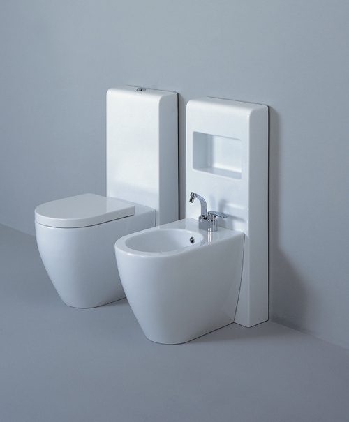 Immagine di Flaminia NIAGARA cassetta monoblocco con scarico P a parete, per vasi back to wall, colore bianco finitura lucido TR39