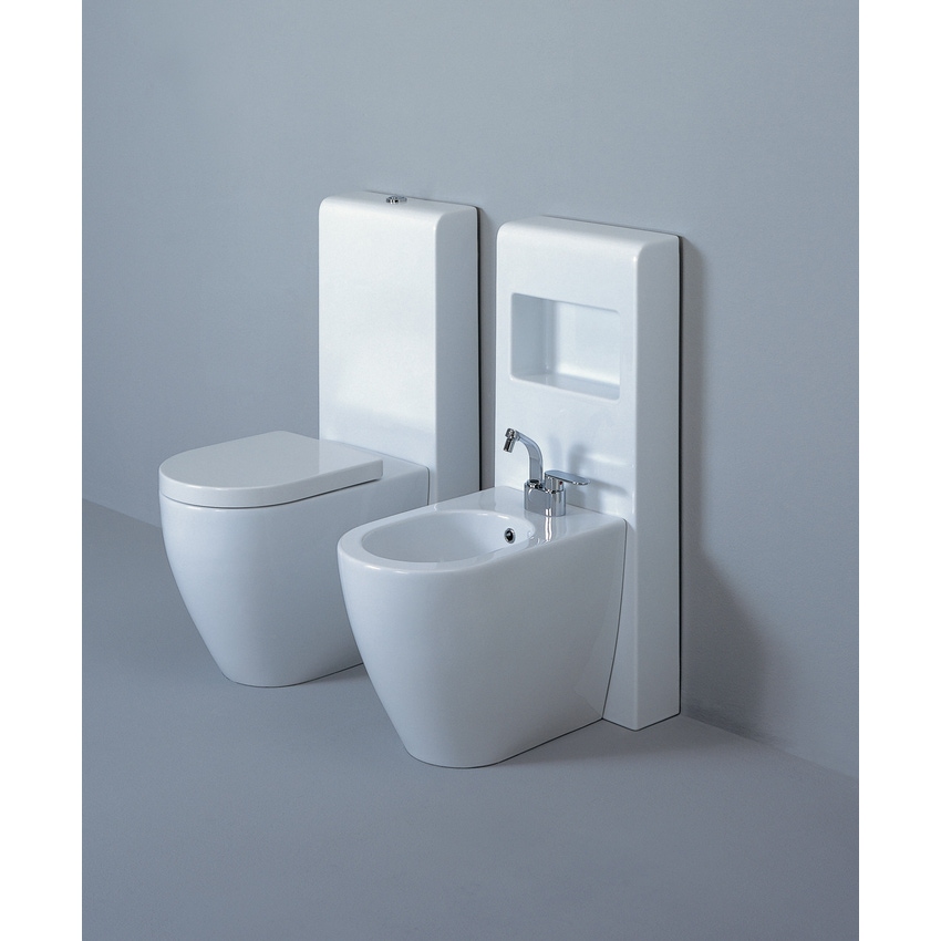 Immagine di Flaminia NIAGARA cassetta monoblocco con scarico P a parete, per vasi back to wall, colore bianco finitura lucido TR39