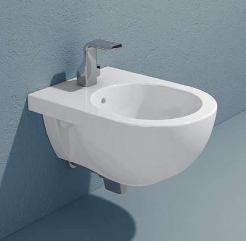 Immagine di Flaminia QUICK set sanitari sospesi, vaso e coprivaso avvolgente con discesa rallentata, bidet monoforo con troppopieno, colore bianco finitura lucido QK118+QK218+QKCW07