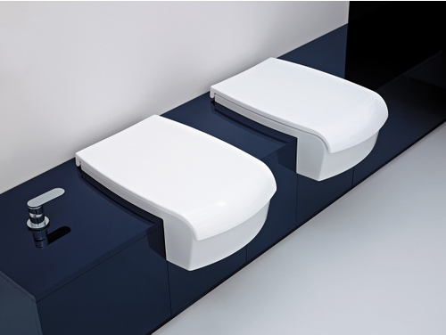 Immagine di Flaminia UNA set sanitari semincasso, vaso con scarico S/P, coprivaso e copribidet avvolgenti, bidet con troppopieno, colore bianco finitura lucido UNA/WC+UNA/B+UNACW02+UNACB04