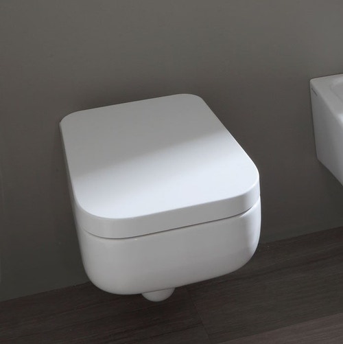 Immagine di Flaminia COMO set sanitari sospesi, vaso con sistema goclean® e coprivaso avvolgente con discesa rallentata, bidet monoforo con troppopieno, colore bianco finitura lucido CM118+CM218+CMCW03