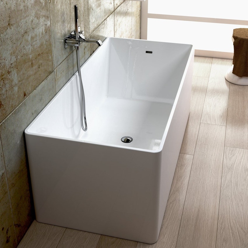 Immagine di Flaminia WASH 150 vasca 150 cm in pietraluce, freestanding, colore bianco finitura lucido MW150
