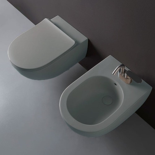 Immagine di Flaminia MINIAPP set sanitari sospesi, vaso con sistema goclean® e coprivaso slim con discesa rallentata, bidet monoforo con troppopieno, colore grigio lava finitura opaco AP119GGLA+AP219GLA+QKCW09GLA