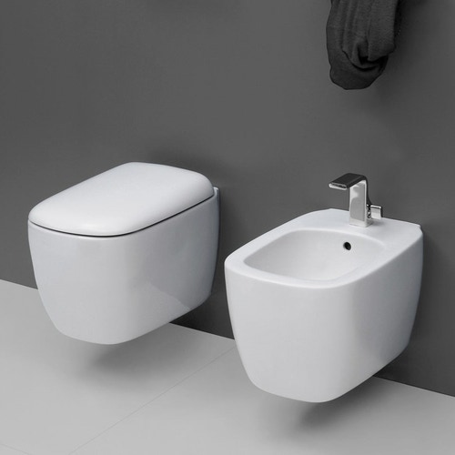 Immagine di Flaminia MONÒ set sanitari sospesi, vaso con sistema gosilent® e coprivaso avvolgente con discesa rallentata, bidet monoforo con troppopieno, colore bianco finitura lucido MN118S+MN218+MNCW03