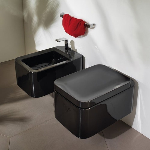 Immagine di Flaminia NILE set sanitari sospesi, vaso con sistema goclean® e coprivaso avvolgente con discesa rallentata, bidet monoforo con troppopieno, colore nero finitura lucido NL118GNER+NL218NER+NLCW03NER