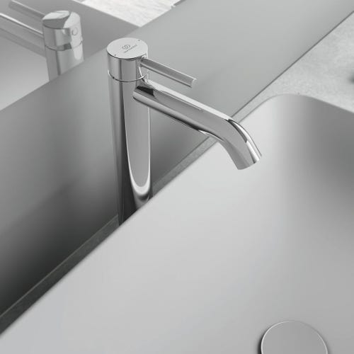 Immagine di Ideal Standard CERALINE set rubinetteria con miscelatore lavabo da appoggio su piano con scarico e miscelatore bidet con scarico, finitura cromo SETCE001