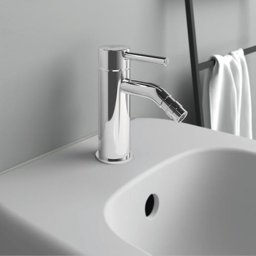 Immagine di Ideal Standard CERALINE set rubinetteria con miscelatore lavabo con scarico, miscelatore bidet con scarico, miscelatore monocomando doccia e corpo incasso incluso, finitura cromo SETCE004
