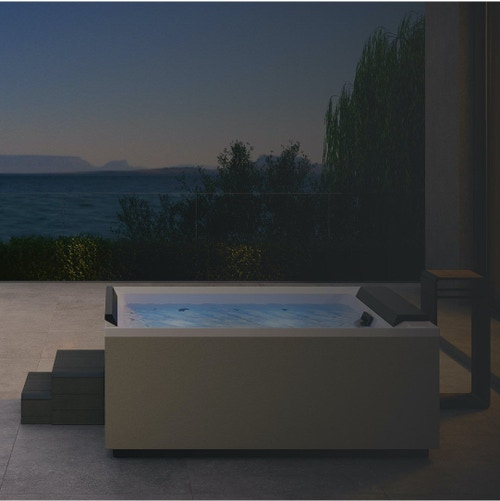 Immagine di Novellini DIVINA M SPA PLUS minipiscina idromassaggio da esterno con luci led bianche, L.190 P.140 H.75, per 2 persone, sedile e poggiatesta colore nero, vasca colore bianco finitura lucido DOM4O0-A0H