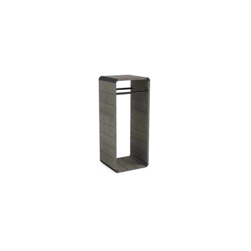 Immagine di Novellini DIVINA tavolino bordo vasca con portasalviette outdoor in multistrato di betulla con laccatura protettiva e raccordi in alluminio nero opaco e 2 barre portasalviette, finitura oxid wood TAVDOS02-P3