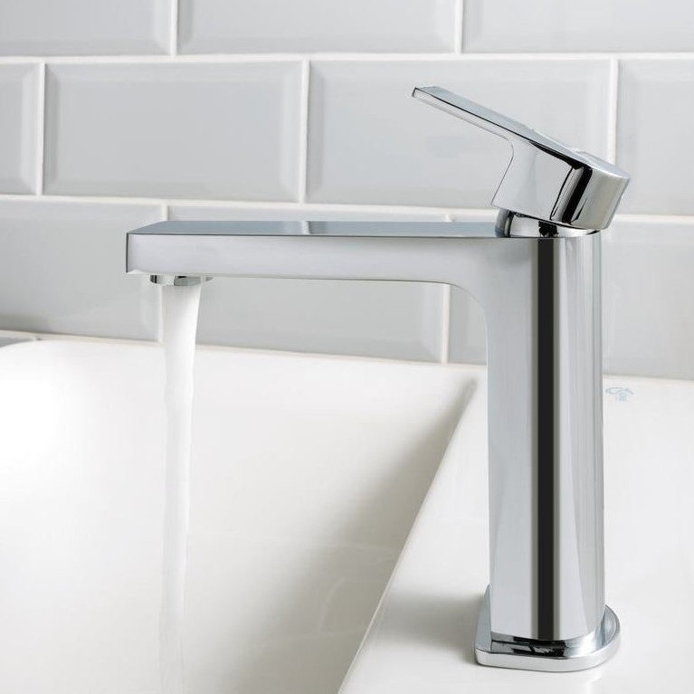 Immagine di Ideal Standard EDGE miscelatore monocomando lavabo H.17 cm, senza asta di comando e scarico piletta, finitura cromo A7108AA