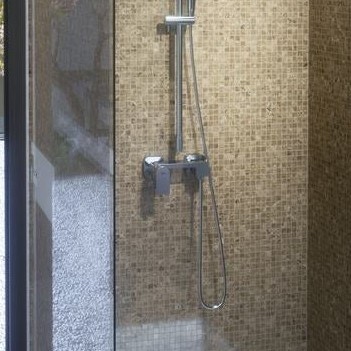 Immagine di Ideal Standard EDGE miscelatore monocomando esterno per doccia, senza accessori doccia, finitura cromo A7120AA