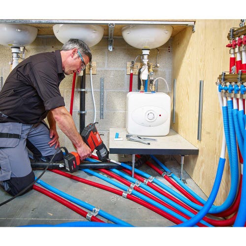 Immagine di Ridgid RP 350-C Pressatrice a pistola completo di ganasce V 15-18-22 mm, adattatore per alimentazione 220 V (con cavo da 5 m) e cassetta di trasporto 67128