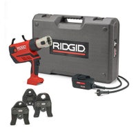 Immagine di Ridgid RP 350-C Pressatrice a pistola completo di ganasce V 15-18-22 mm, adattatore per alimentazione 220 V (con cavo da 5 m) e cassetta di trasporto 67128