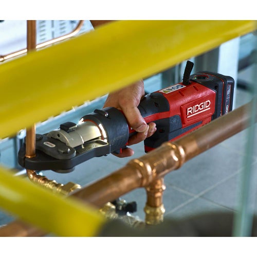 Immagine di Ridgid RP 351-B Pressatrice in linea a batteria completo di ganasce  U 16-20-25 mm, caricabatterie rapido 220 V, batteria a Li-Ion 18 V 2.5 Ah e cassetta di trasporto 67253