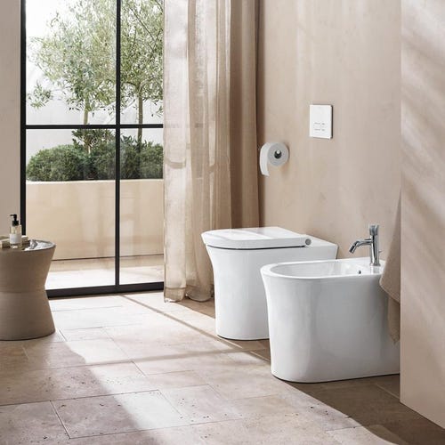 Immagine di Duravit WHITE TULIP set sanitari a pavimento, vaso Rimless® con scarico orizzontale, sedile a discesa rallentata, bidet monoforo con troppopieno, colore bianco finitura lucido 2001090000+2293100000+0027090000