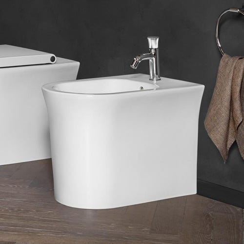 Immagine di Duravit WHITE TULIP set sanitari a pavimento, vaso Rimless® con scarico orizzontale, sedile a discesa rallentata, bidet monoforo con troppopieno, colore bianco finitura lucido 2001090000+2293100000+0027090000