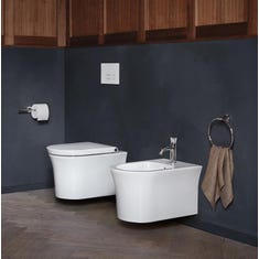 Immagine di Duravit WHITE TULIP set sanitari sospesi, vaso con sistema HygieneFlush e Hygieneglaze, coprivaso con discesa rallentata, bidet monoforo con troppopieno, colore bianco finitura lucido 2576092000+2293150000+0027090000