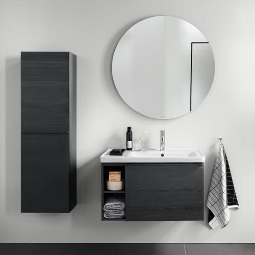 Immagine di Duravit D-NEO composizione bagno: mobile sottolavabo e colonna sospesi, finitura rovere nero + specchio Ø 90 con illuminazione, versione "Good" + lavabo 80 cm, colore bianco + miscelatore monocomando M, finitura cromo DE425701616+DE1318L1616