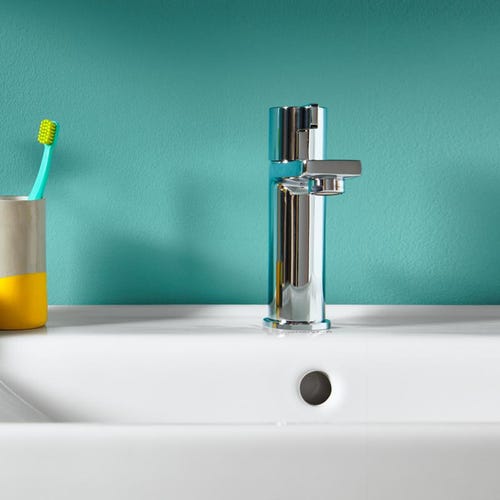 Immagine di Duravit D-NEO miscelatore monocomando H.16.5 cm, per lavabo M, senza salterello, con tecnologia Freshstart, finitura cromo DE1021002010