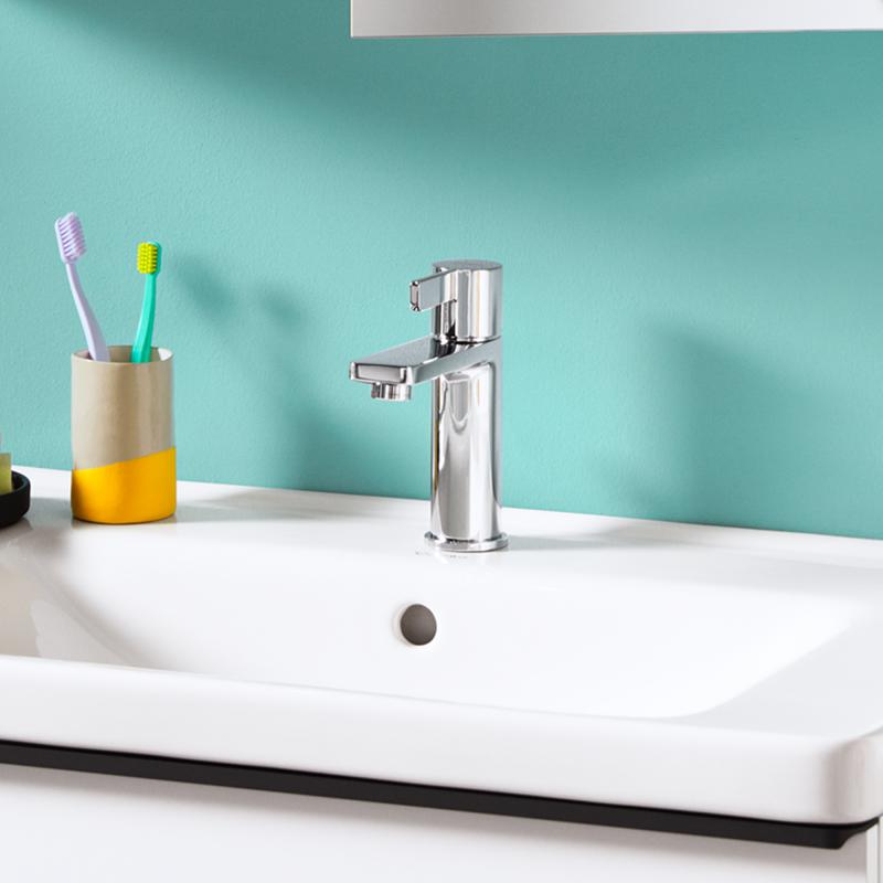 Immagine di Duravit D-NEO miscelatore monocomando H.16.5 cm, per lavabo M, senza salterello, con tecnologia Freshstart, finitura cromo DE1021002010