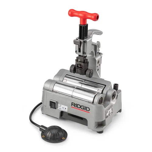 Immagine di Ridgid Kit composto da PC 116 tagliatubo motorizzato con comando a pedale e 2 rotelle da taglio per tubi, capacità 1/2"-4-1/2", E850 rotella da taglio per metalli e 137S alesatore fino a 54 mm 70003+66938+64908