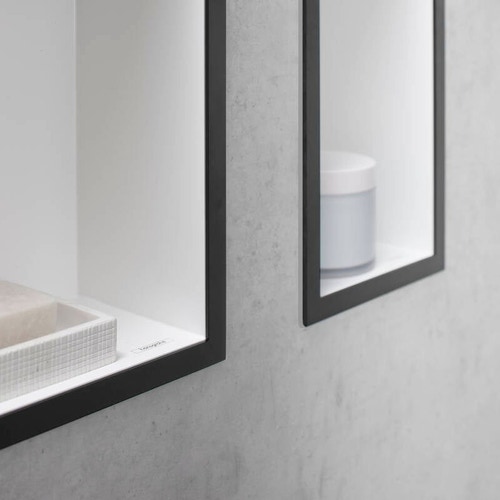 Immagine di Hansgrohe XTRASTORIS INDIVIDUAL nicchia ad incasso L.15 H.30 P.10 cm, colore bianco finitura opaco, con cornice colore bronzo finitura opaco 56096140