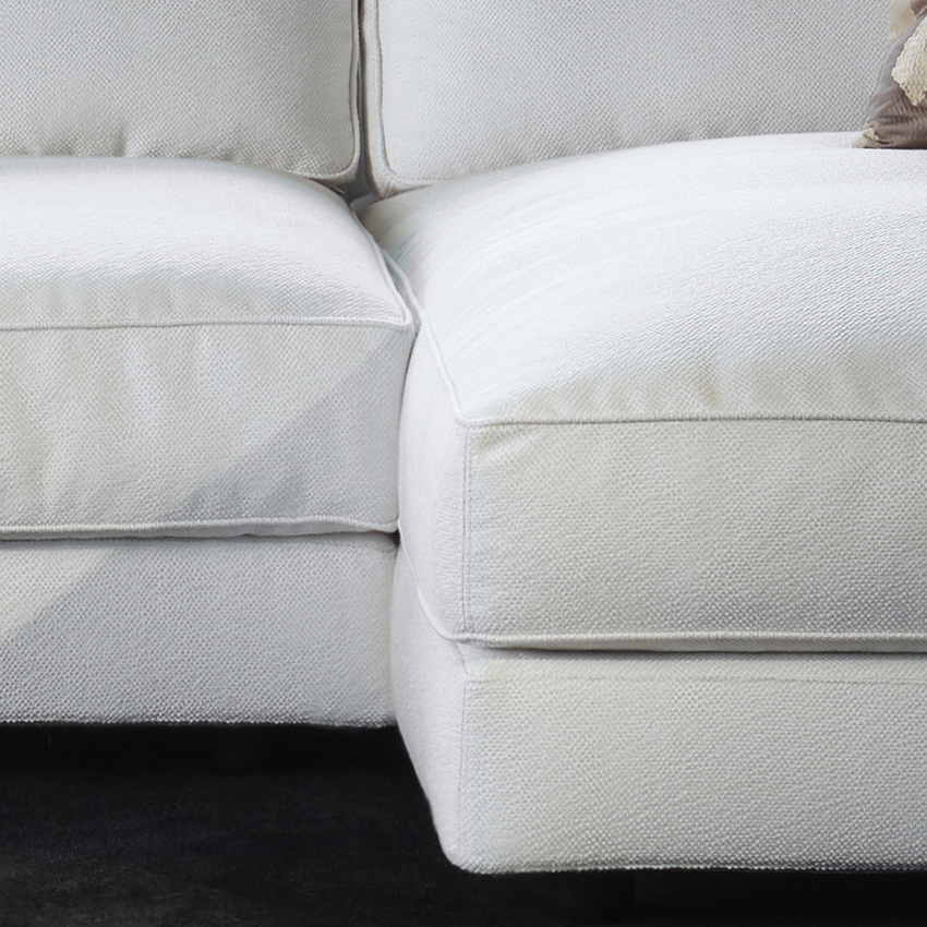 Immagine di Mussi SINFONIA divano con penisola L.429 cm formato da elemento terminale e chaise longue, cuscini e seduta imbottiti in piume d'oca, finitura E tessuto colore bianco SIN004