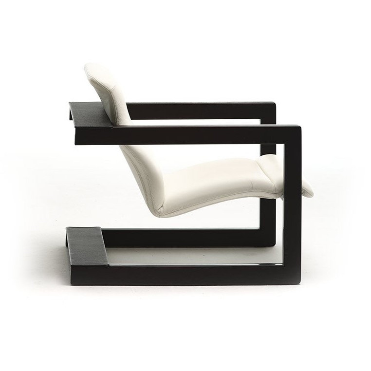 Immagine di Mussi PALCO poltrona L.62 cm P.80 cm in legno massello di mogano, rivestita in pelle colore bianco P62-LEATHER#W