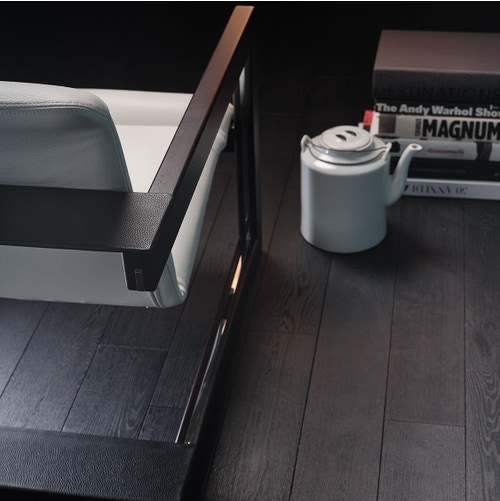 Immagine di Mussi PALCO poltrona L.62 cm P.80 cm in legno massello di mogano, rivestita in pelle colore bianco P62-LEATHER#W