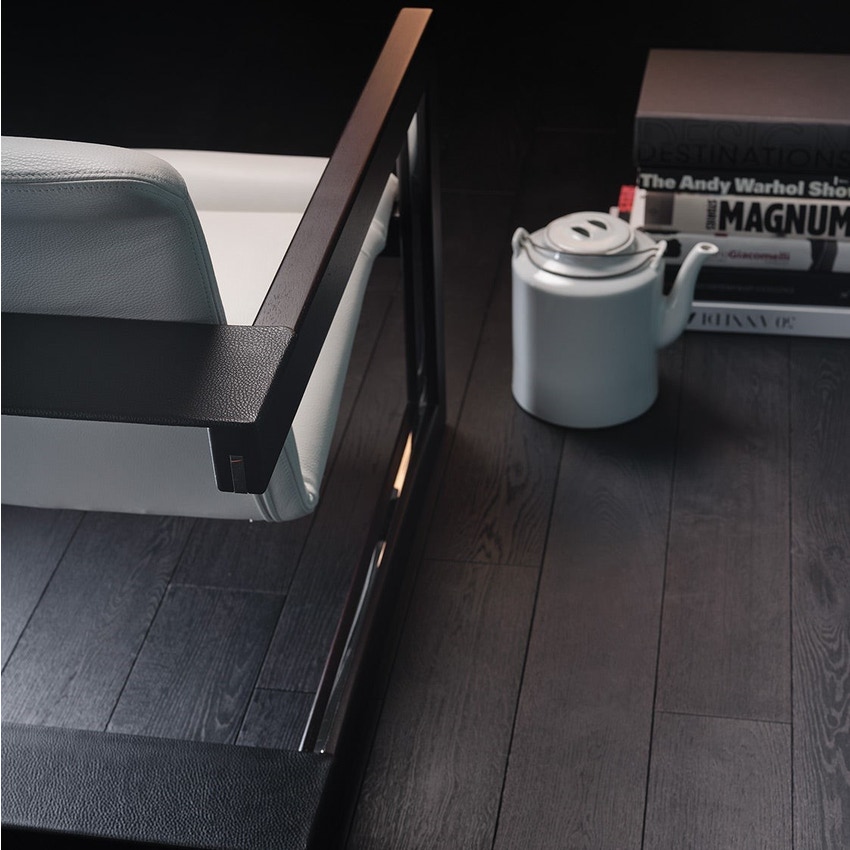 Immagine di Mussi PALCO poltrona L.62 cm P.80 cm in legno massello di mogano, rivestita in pelle colore bianco P62-LEATHER#W